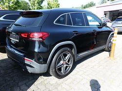 Nachtschwarz nachtschwarz Gebraucht 2020 Mercedes 200 AMG line SUV | 34.803 €