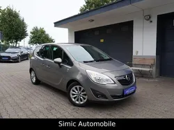Grau Gebraucht 2012 Opel Meriva Edition Van / Kleinbus | 3.999 € (Fairer Preis)