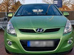 Grün Gebraucht 2009 Hyundai i20 Kleinwagen | 2.300 € (Fairer Preis)