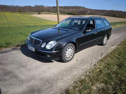 Schwarz Gebraucht 2003 Mercedes E240 Avantgarde Kombi | 3.600 € (Teuer)