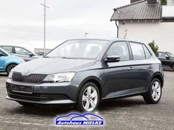 Quarz grau metallic (metallic) Gebraucht 2017 Skoda Fabia Cool Edition Limousine | 10.990 € (Fairer Preis)