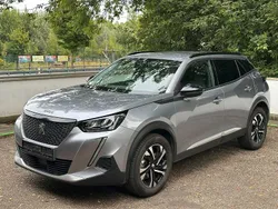 Grau Gebraucht 2022 Peugeot 2008 Allure SUV | 17.800 € (Fairer Preis)