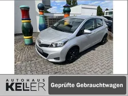 Platinsilber metallic Gebraucht 2014 Toyota Yaris Edition Kleinwagen | 7.440 € (Etwas zu teuer)