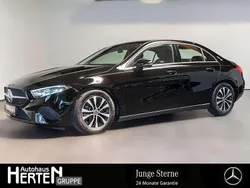 Unilack nachtschwarz Gebraucht 2023 Mercedes A180 Advanced Limousine | 28.900 € (Fairer Preis)