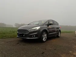 Grau Gebraucht 2019 Ford S-MAX Titanium Van / Kleinbus | 16.990 € (Teuer)