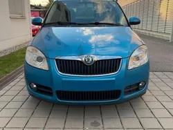 Blau Gebraucht 2010 Skoda Roomster Kombi | 2.999 €