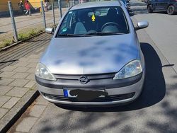 Grau Gebraucht 2001 Opel Corsa Kleinwagen | 1.450 €