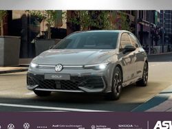 Grau Neu 2025 VW Golf VIII R-line Limousine | 42.420 € (Teuer)