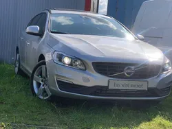 Silber Gebraucht 2015 Volvo V60 Business Edition Kombi | 17.999 € (Etwas zu teuer)