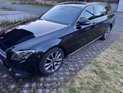 Schwarz Gebraucht 2018 Mercedes E450 Avantgarde Kombi | 30.300 € (Fairer Preis)