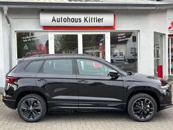 Schwarzmagic perleffekt Neu 2025 Skoda Karoq SportLine SUV | 35.749 € (Fairer Preis)