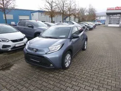 Grau blau Gebraucht 2024 Toyota Aygo Active Kleinwagen | 16.290 € (Fairer Preis)
