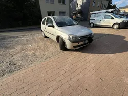 Grau Gebraucht 2001 Opel Corsa Kleinwagen | 1.000 € (Fairer Preis)