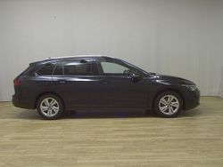 Schwarz Gebraucht 2024 VW Golf VIII Life Kombi | 20.480 € (Fairer Preis)