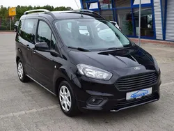 Schwarz Gebraucht 2018 Ford Tourneo Courier Trend Van / Kleinbus | 5.980 €