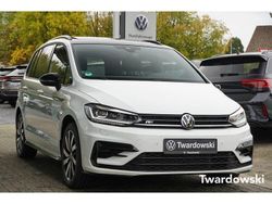 Weiss Gebraucht 2024 VW Touran Highline Van / Kleinbus | 36.790 € (Etwas zu teuer)