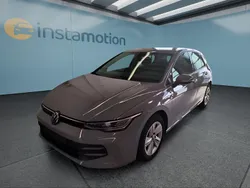 Grau Gebraucht 2024 VW Golf VIII Kleinwagen | 23.599 € (Guter Preis)