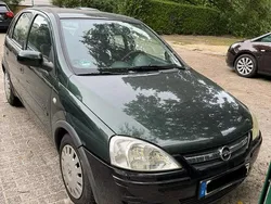 Grün Gebraucht 2001 Opel Corsa Kleinwagen | 350 € (Superpreis)