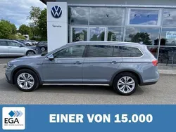 Grau Gebraucht 2022 VW Passat Alltrack Kombi | 34.760 € (Fairer Preis)