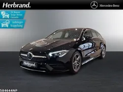 Schwarz Gebraucht 2023 Mercedes CLA200 Shooting Brake AMG Kombi | 32.470 € (Fairer Preis)