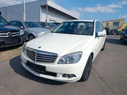 Weiß Gebraucht 2009 Mercedes C180 Limousine | 6.990 € (Guter Preis)