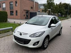 Weiß Gebraucht 2011 Mazda 2 Inclusive Limousine | 5.500 € (Fairer Preis)