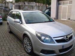 Silber Gebraucht 2006 Opel Vectra Kombi | 2.500 € (Etwas zu teuer)