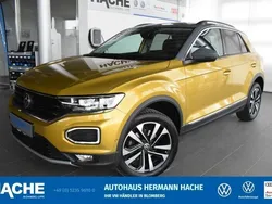 Kurkumagelb Gebraucht 2021 VW T-Roc United SUV | 18.979 €