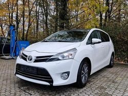 Weiß Gebraucht 2014 Toyota Verso Skyview Edition Van / Kleinbus | 8.800 € (Fairer Preis)
