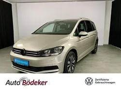 Ivory silver Gebraucht 2024 VW Touran Move Van / Kleinbus | 33.990 € (Guter Preis)