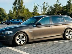 Braun Gebraucht 2011 BMW 520 Kombi | 8.999 €