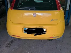 Gelb Gebraucht 2009 Fiat Grande Punto Kleinwagen | 2.000 € (Fairer Preis)