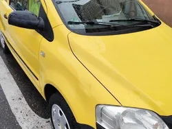 Gelb Gebraucht 2006 VW Fox Kleinwagen | 2.000 €