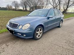 Blau Gebraucht 2004 Mercedes E320 Avantgarde Kombi | 4.500 € (Teuer)
