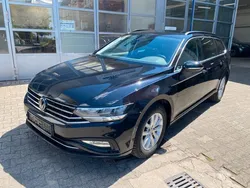 Grau Gebraucht 2023 VW Passat Business Kombi | 20.900 € (Fairer Preis)