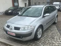 Silber Gebraucht 2005 Renault Mégane II Privilege Limousine | 2.990 € (Etwas zu teuer)