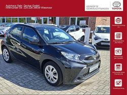 Schwarz Gebraucht 2022 Toyota Aygo X X-play SUV | 13.990 € (Fairer Preis)