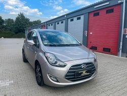 Grau Gebraucht 2016 Hyundai ix20 YES! Gold Kleinwagen | 10.999 € (Fairer Preis)