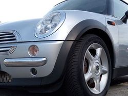 Silber Gebraucht 2004 Mini Cooper Kleinwagen | 3.490 € (Etwas zu teuer)