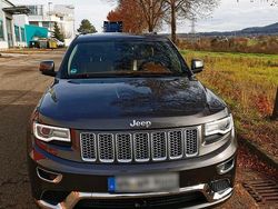 Grau Gebraucht 2016 Jeep Grand Cherokee SUV | 27.700 € (Etwas zu teuer)
