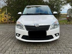 Weiß Gebraucht 2014 Skoda Fabia Kleinwagen | 6.125 €