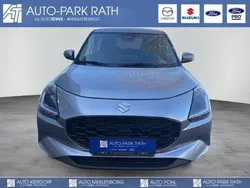 Pure white pearl metallic (weiss) Neu 2024 Suzuki Swift Comfort Kleinwagen | 19.660 €