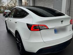 Weiß Gebraucht 2023 Tesla Model Y SUV | 37.900 €