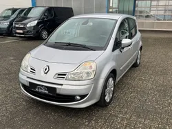 Grau Gebraucht 2010 Renault Grand Modus Luxe Van / Kleinbus | 4.700 € (Fairer Preis)