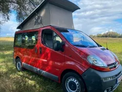 Rot Gebraucht 2001 Opel Vivaro Van | 14.900 €