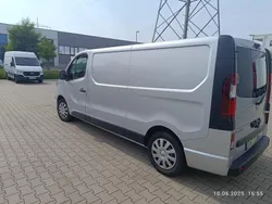 Silber Gebraucht 2015 Opel Vivaro Van | 13.490 €
