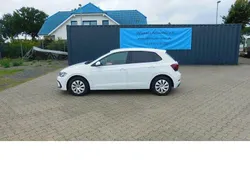 Weiss Gebraucht 2023 VW Polo Life Limousine | 16.390 € (Guter Preis)
