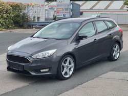 Grau Gebraucht 2015 Ford Focus Limousine | 6.990 € (Fairer Preis)