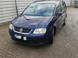 Blau Gebraucht 2004 VW Touran Van / Kleinbus | 1.750 € (Fairer Preis)