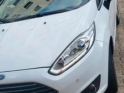 Weiß Gebraucht 2015 Ford Fiesta Titanium Kleinwagen | 7.000 € (Etwas zu teuer)